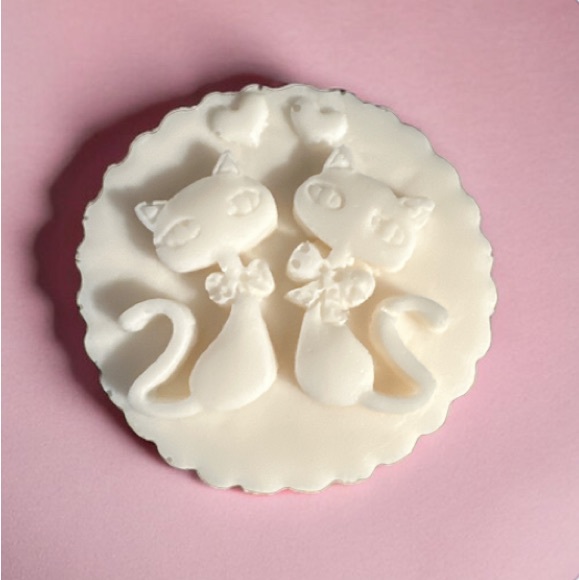 Cat 💕 Lovers Hand Crafted Soap - Goats Milk & Vanilla  - made to order - Picture 5 of 9
